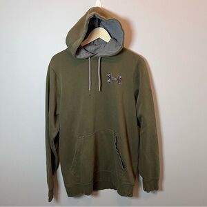 Under Armour Green Sweatshirt with Soft Fabric and Classic Design